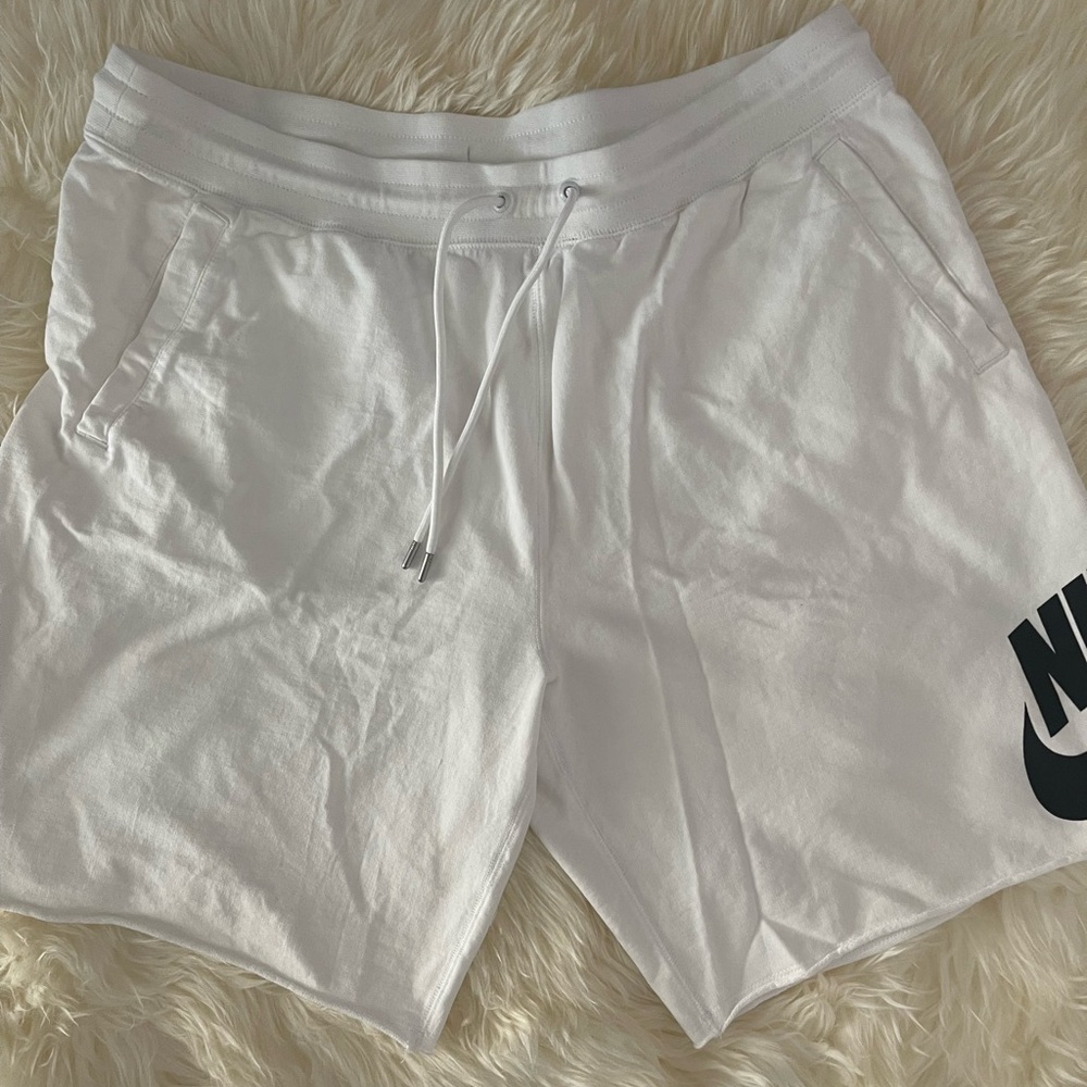 White nike shorts
